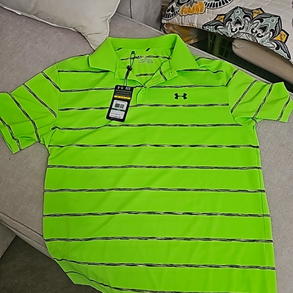 Under Armour golf striped shirt  Mens Size Large Loose fit